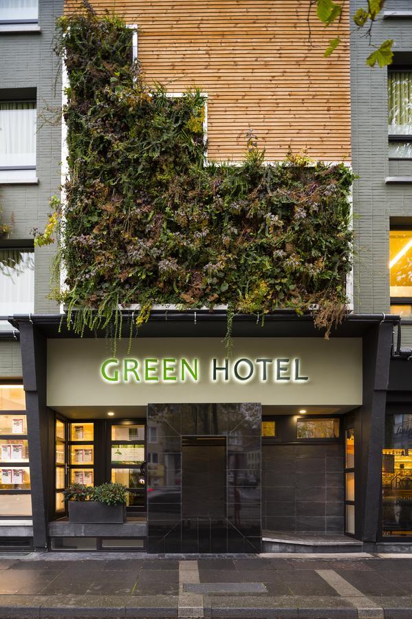 Green Hotel Генк Екстериор снимка